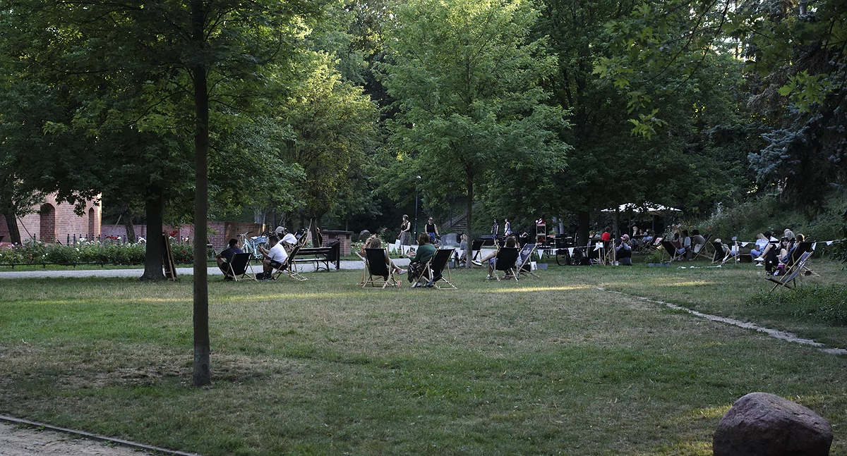 Park Żeromskiego zmienia się w kawiarnię