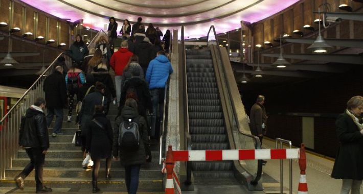 Metro plac Wilsona – ruchome schody nadal nie działają