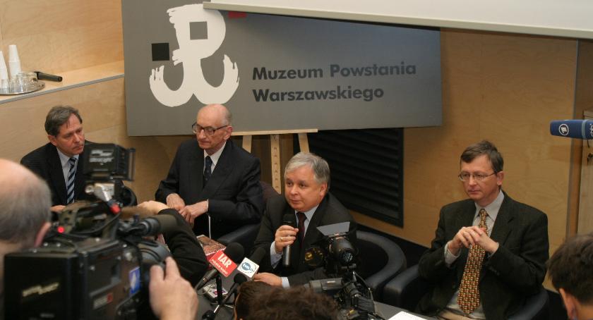 Straty Warszawy 1939 – 1945. Raport / Warschaus Verluste 1939 – 1945. Ein Bericht.