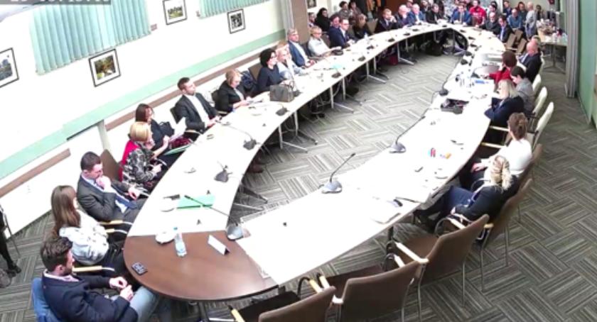Dwie Koalicje mają trudności z zawiązaniem koalicji