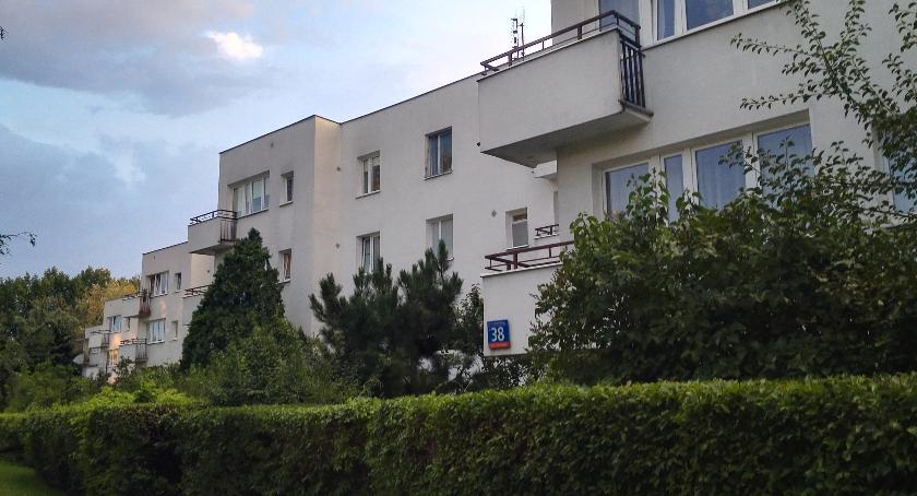 Stosunki sąsiedzkie w XXI wieku na Zatrasiu