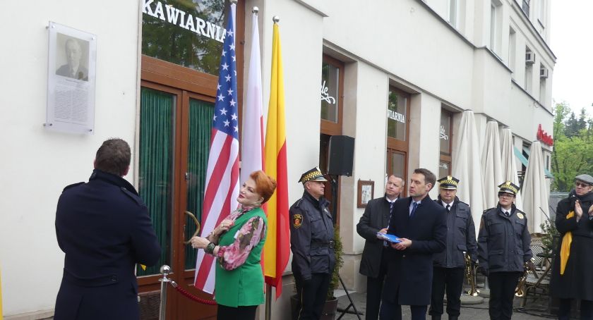 Tablica poświęcona Prezydentowi  
