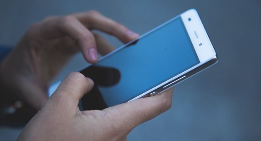 Awaria aparatu fotograficznego w smartfonie? Jak sobie z nią poradzić?