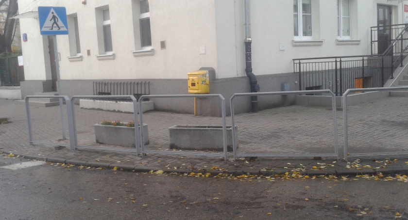 Żoliborz się grodzi.