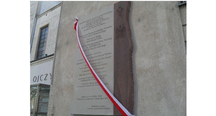 Płyta Smoleńska u św. Stanisława Kostki