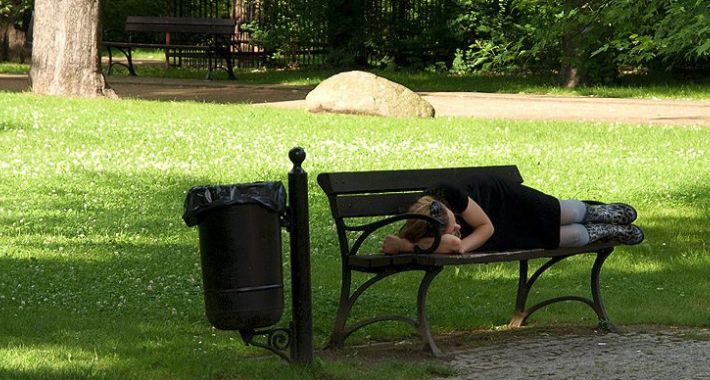 Porady na upały podane przez biuro prasowe m. st. Warszawy