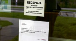 Prosimy nie szarpać drzwi