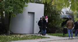 Park Żeromskiego i gadająca toaleta