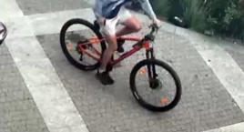 Policja poszukuje sprawcę kradzieży roweru 