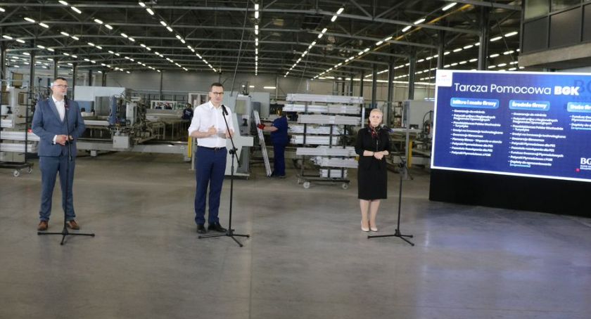 Premier Morawiecki z wizytą w Zambrowie. Mówił o tarczy antykryzysowej [foto+video]
