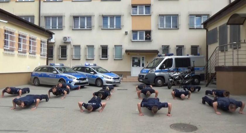 Zambrowscy policjanci wsparli akcję #GaszynChallenge [video]