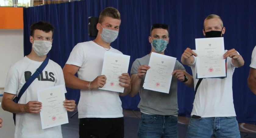 ZS1 - galeria zdjęć z zakończenia roku szkolnego 2019/2020 [foto]