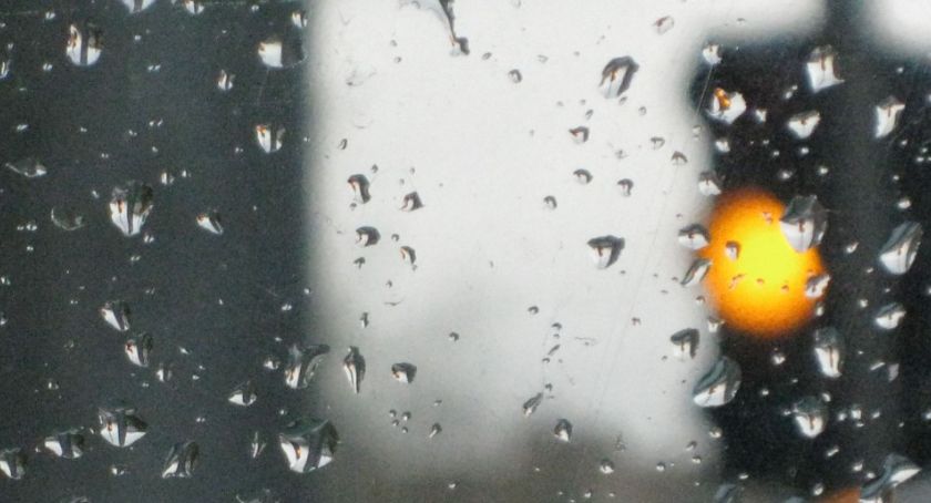 Synoptycy ostrzegają przed silnym deszczem z burzami