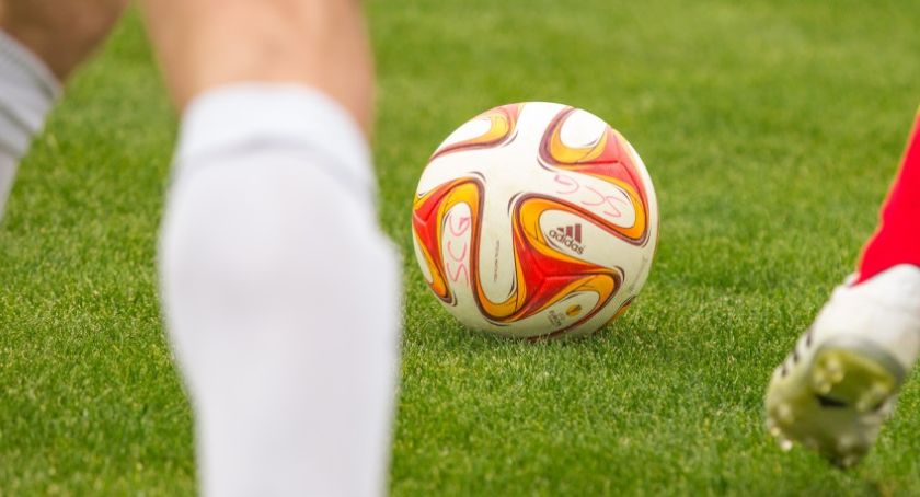 Piłkarze Olimpii Zambrów awansowali do finału Okręgowego Pucharu Polski