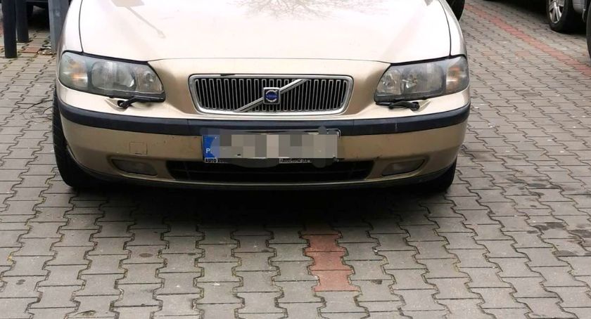 Parkuj z głową – uważaj na linie! [foto]