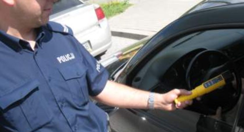 Kolejny nietrzeźwy za kółkiem