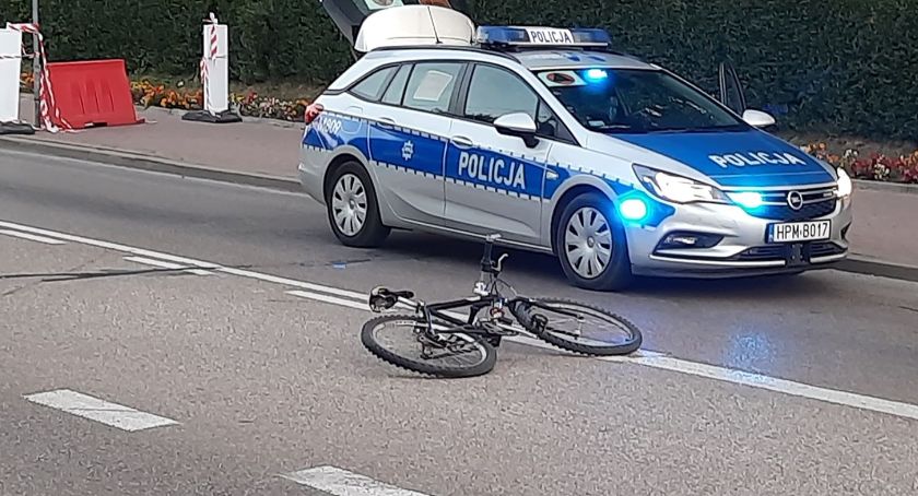 17-latek wjechał rowerem wprost pod koła osobówki [foto] AKTUALIZACJA