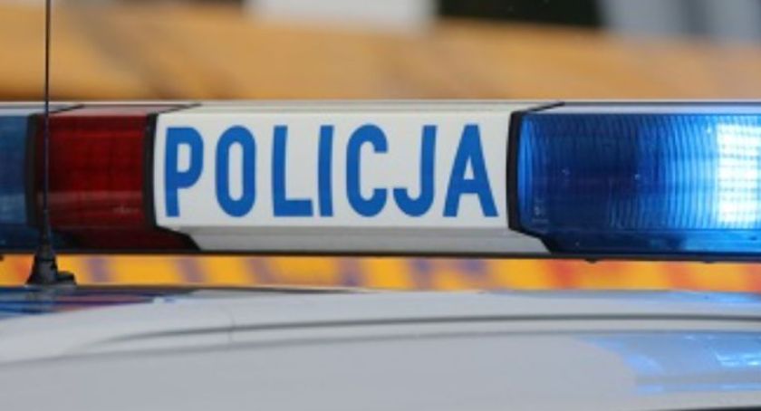 Mężczyzna się powiesił. Policjanci odcięli materiał i skutecznie go reanimowali