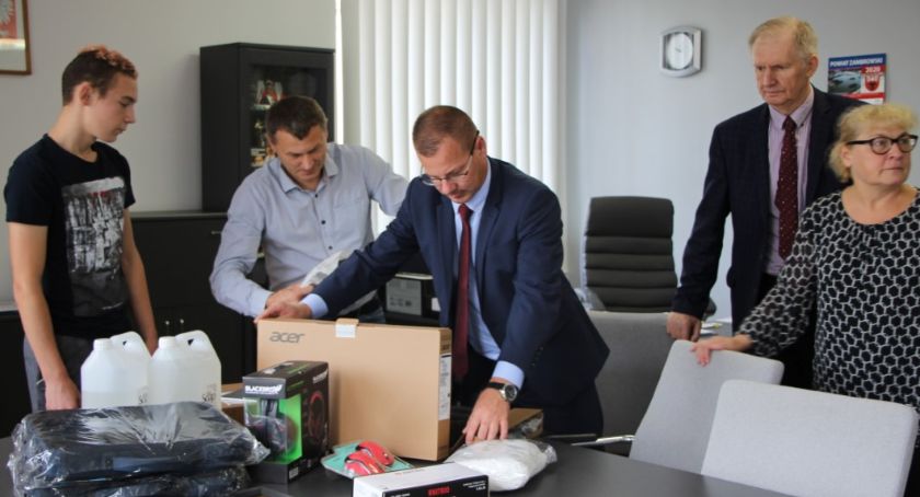 Wsparli dzieci umieszczone w pieczy zastępczej w okresie pandemii COVID-19