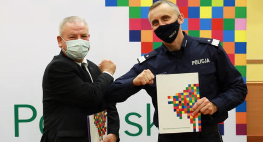 Nieoznakowany radiowóz trafi do zambrowskiej drogówki