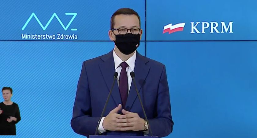 Cała Polska strefą czerwoną, część uczniów będzie uczyć się zdalnie