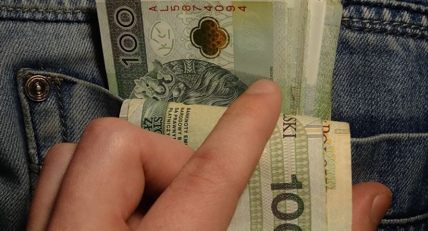 Ulgi w opłacaniu składek, postojowe, odroczenie terminu płatności – czyli na co mogą liczyć przedsiębiorcy