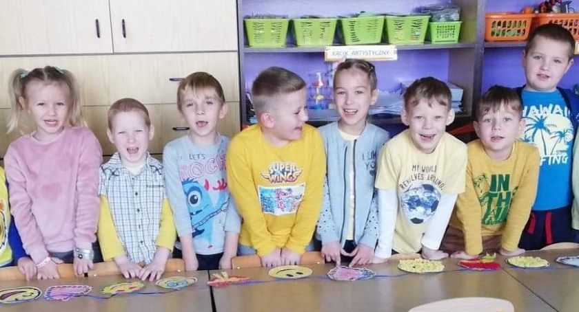 Dzień Życzliwości i Pozdrowień w Szkole Podstawowej w Srebrnej w formie zdalnej i stacjonarnej