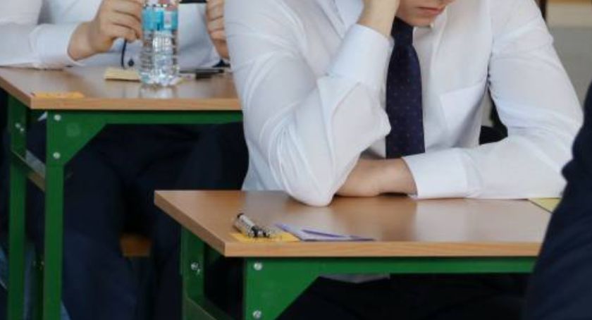Zmiany na egzaminach maturalnym i ósmoklasisty w 2021 r.