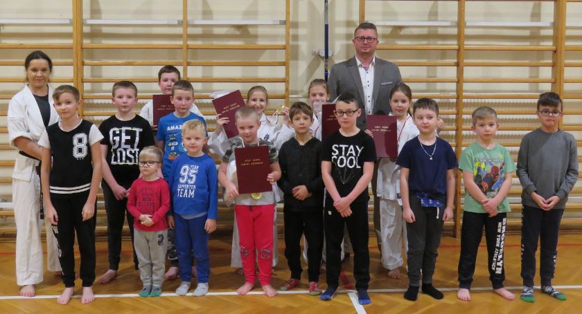 Karatecy z Kołak Kościelnych wyróżnieni przez wójta