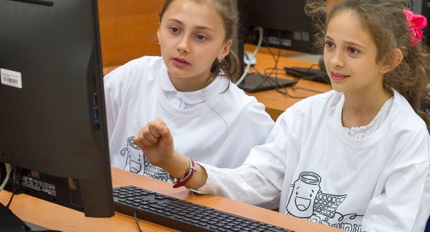 Pieniądze na zakup komputera dla dziecka z rodziny rolniczej