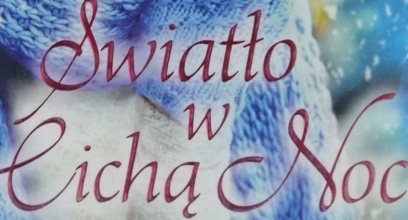 Zaczytanych świąt życzą Czytelnikom bibliotekarze z biblioteki miejskiej! 