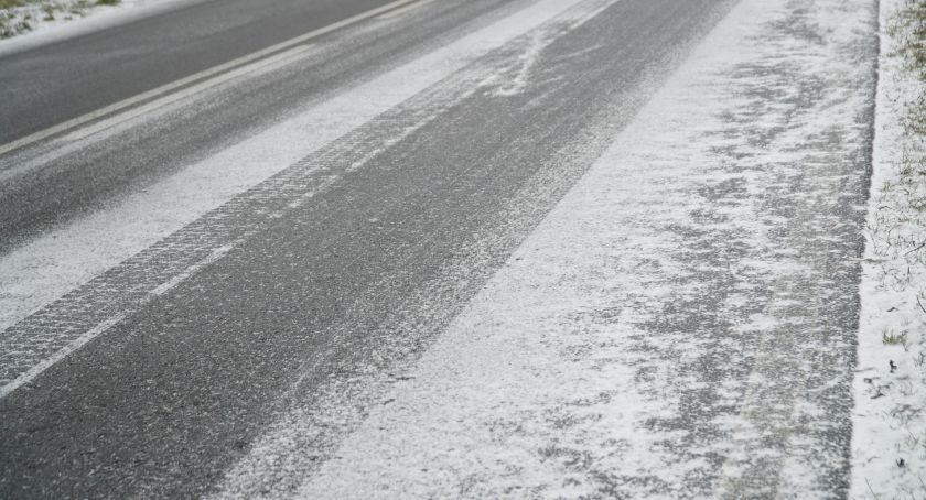 Meteorolodzy wprowadzili pierwszy stopień zagrożenia oblodzeniami