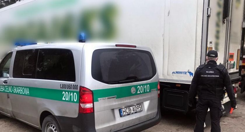 Imigrant z Afganistanu ukryty w ciężarówce