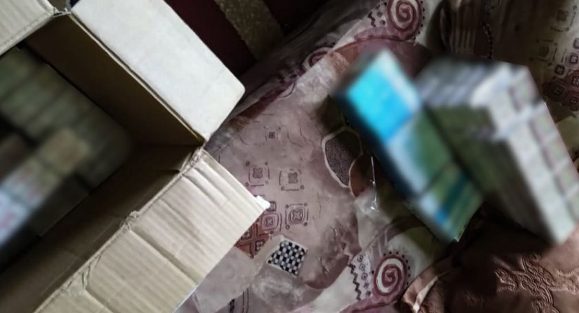 Papierosy bez akcyzy ukryte w mieszkaniu i garażu