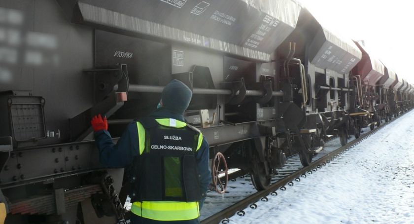 8 tys. paczek nielegalnych papierosów w pociągu towarowym 