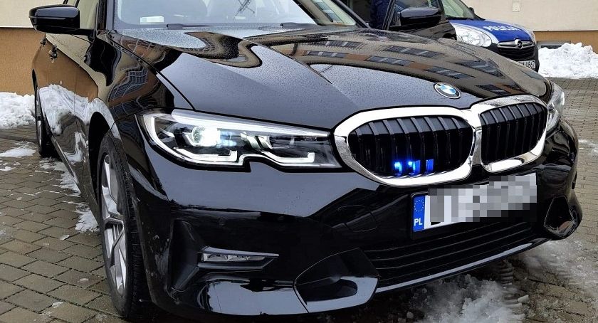 Nieoznakowane bmw trafiło do zambrowskiej drogówki