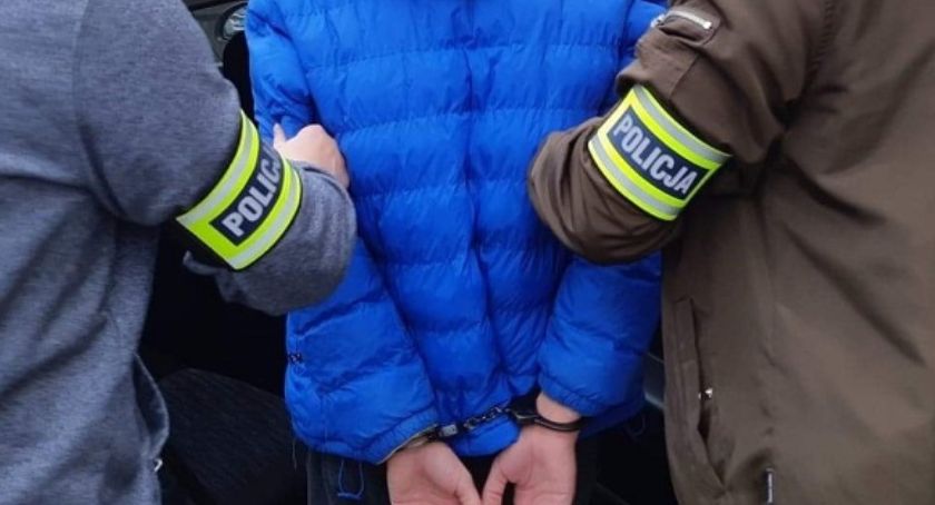 Poszukiwany 42-latek został zatrzymany przez zambrowskich policjantów. Miał przy sobie amfetaminę