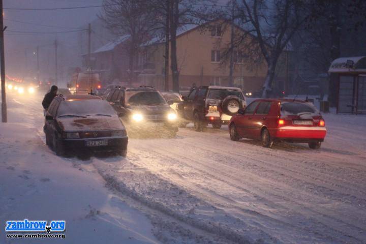 Fatalne warunki na drogach. Krajowa ósemka Zambrów - Mężenin nieprzejezdna!