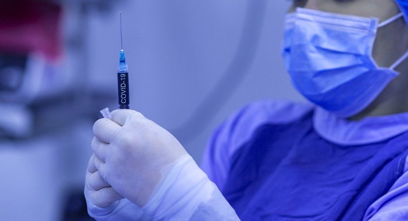 Ostatni dzień zapisów na szczepienia pracowników żłobków, klubów dziecięcych i pieczy zastępczej