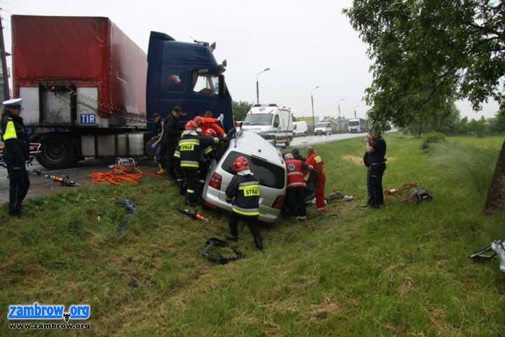 Zambrów zakorkowany! Poważny wypadek za rondem przy wyjeździe w kierunku Białegostoku [foto z akcji 