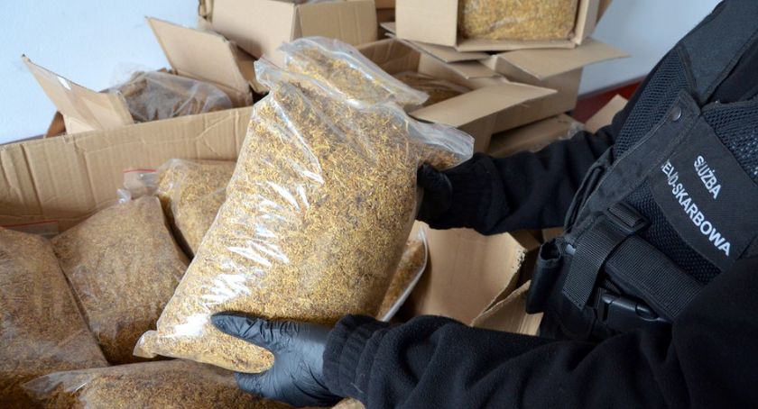 Blisko 40 kg nielegalnego tytoniu w przesyłkach kurierskich [foto]