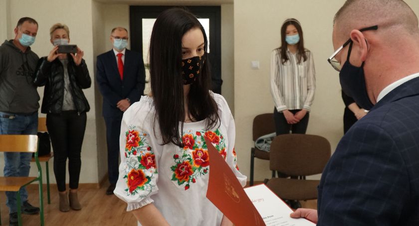 Najpilniejsi absolwenci szkół średnich nagrodzeni [foto]