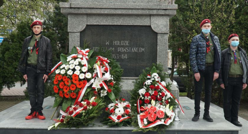 Obchody 230. rocznicy uchwalenia Konstytucji 3 Maja w Zambrowie [foto]