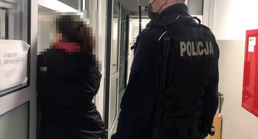 Wpadła, bo wyrzuciła z auta puszkę po piwie