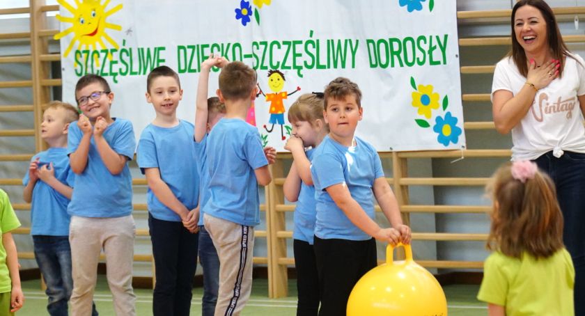 Spartakiada przedszkolaków ph. „Szczęśliwe dziecko – szczęśliwy dorosły” [foto+video]