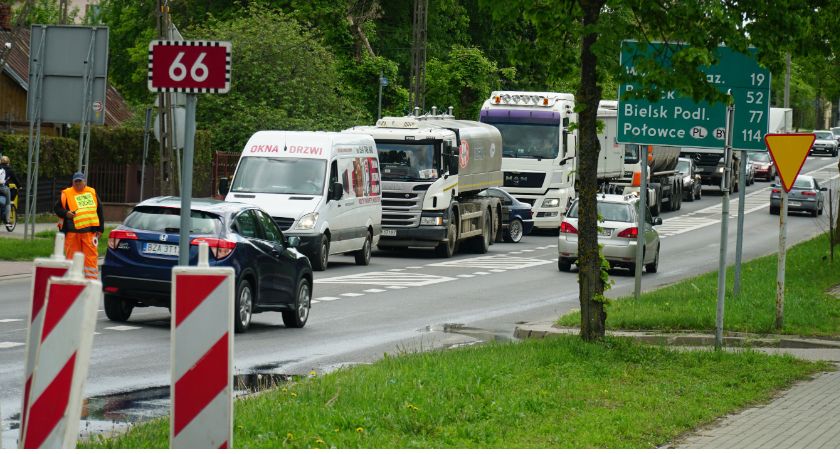 GDDKiA remontuje drogi w Zambrowie. Gdzie możemy spodziewać się utrudnień w ruchu? [foto]