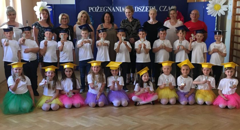 Starszaki z Akademii Malucha pożegnały przedszkole [FOTO+VIDEO]