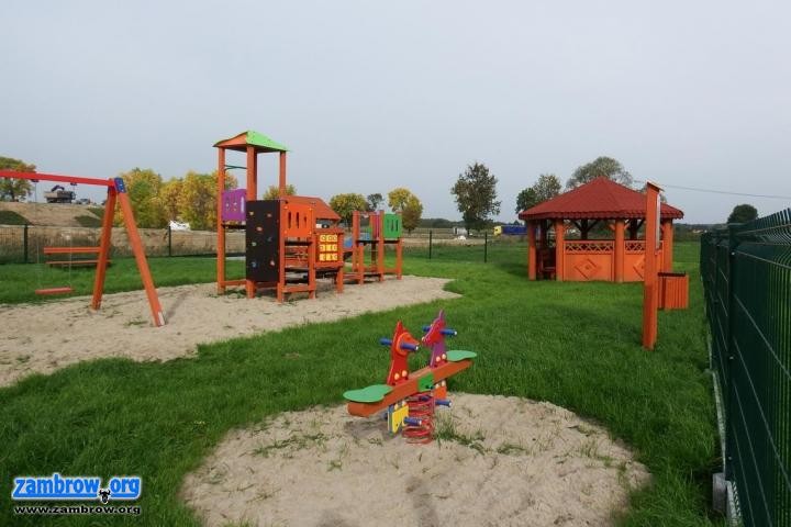 Nowe place zabaw w gminie Szumowo [foto]