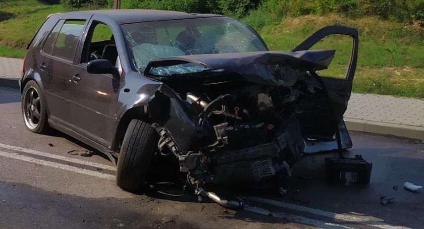 Wypadek na ul. Łomżyńskiej. Ranny kierowca przetransportowany śmigłowcem do szpitala [FOTO]