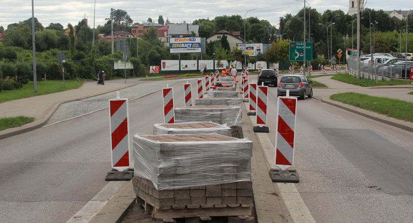 Ruszył remont ulic Kościuszki i Piłsudskiego w Zambrowie. Będą utrudnienia w ruchu [FOTO]